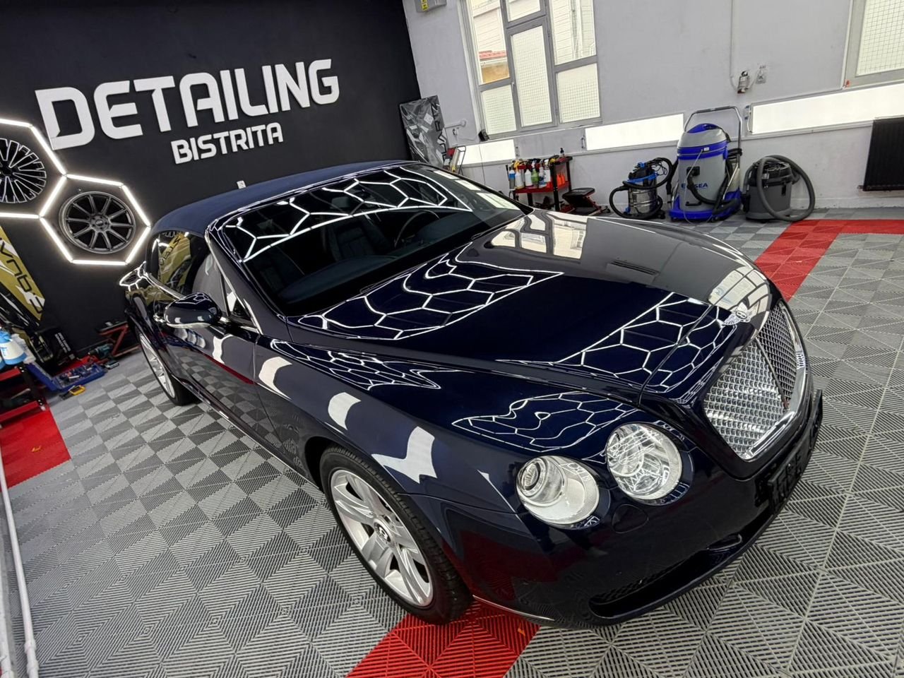 Bentley Continental GTC 6.0 W12 - vista 2