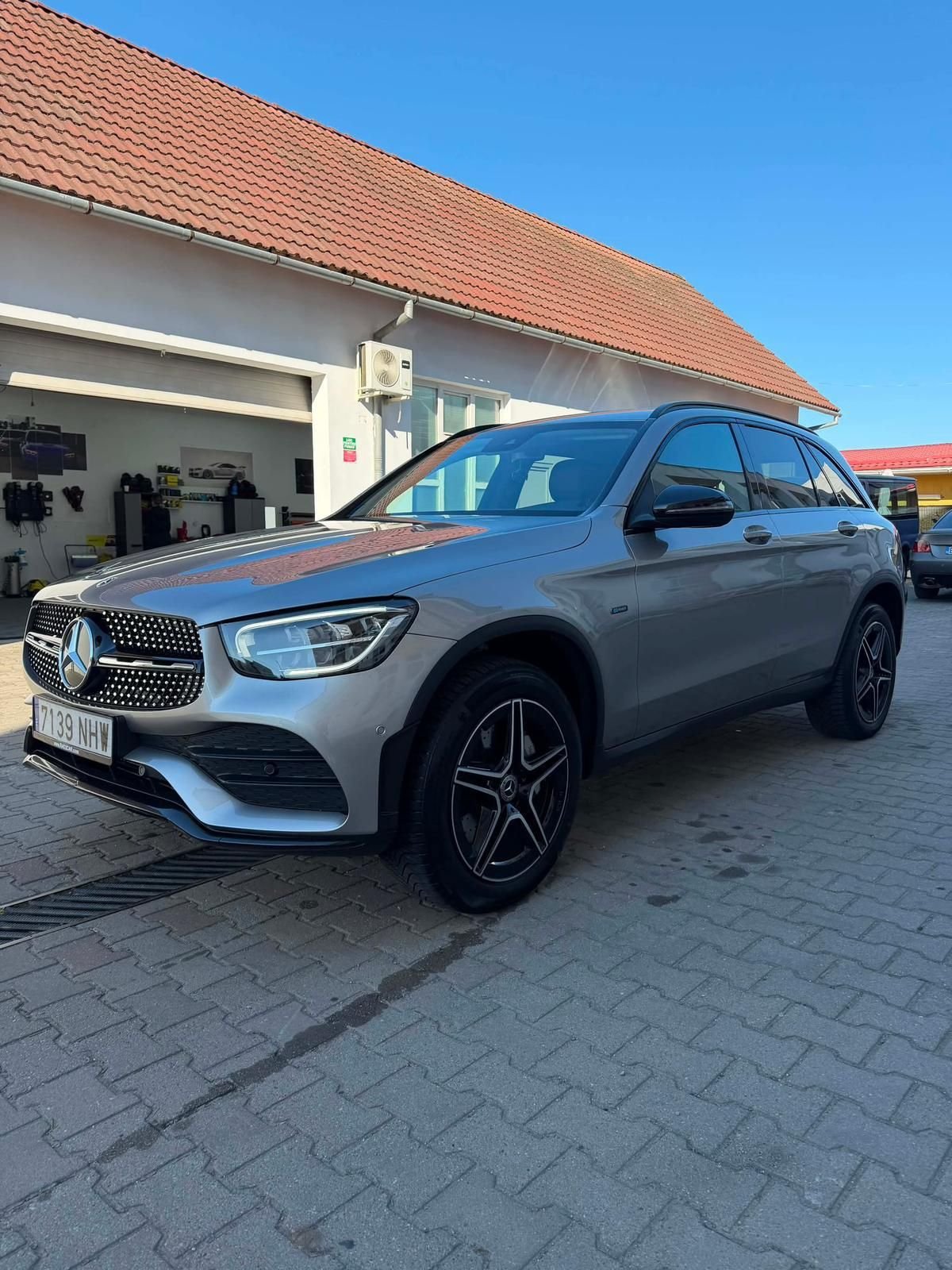 Mercedes-Benz GLC 300 e - vista 2