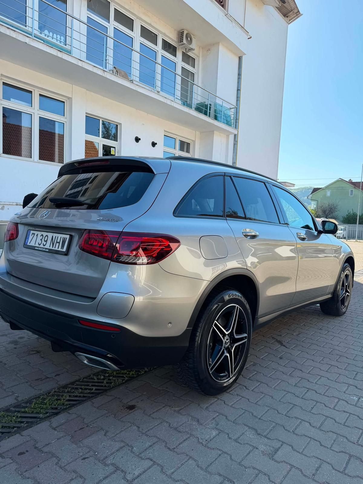 Mercedes-Benz GLC 300 e - vista 3